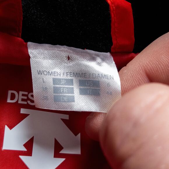 Descente Women’s Puffer Vest Gorpcore Athletic Minimalism Red Hooded Sz 6 NWOT - Picture 9 of 13